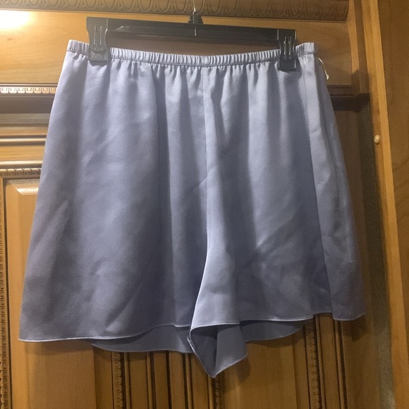 NWOT Vince Silk Satin Pull-On Shorts in Iris Blue Size Medium - Picture 8 of 12